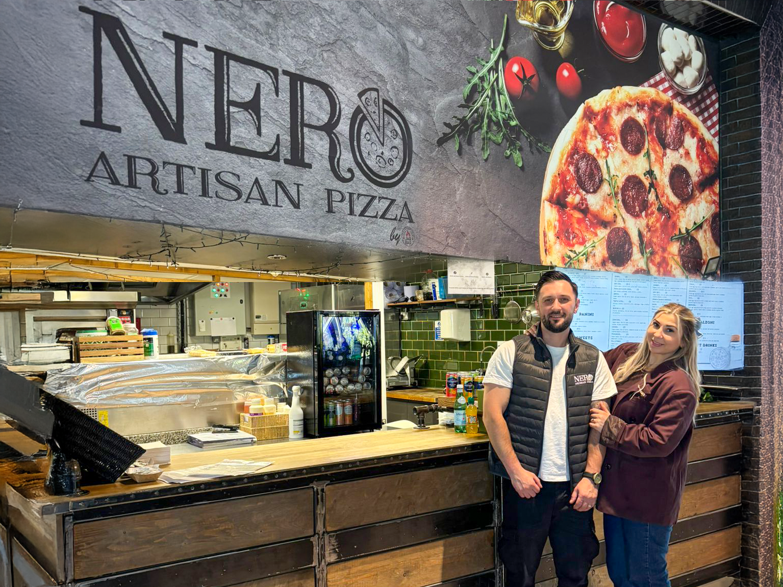 Andreea și George Crucianu, fondatorii Nero Pizza, business românesc pregătit pentru franciză în UK