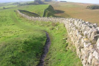 By quisnovus from Gloucester, England - Hadrian's Wall, CC BY 2.0, https://commons.wikimedia.org/w/index.php?curid=101730445