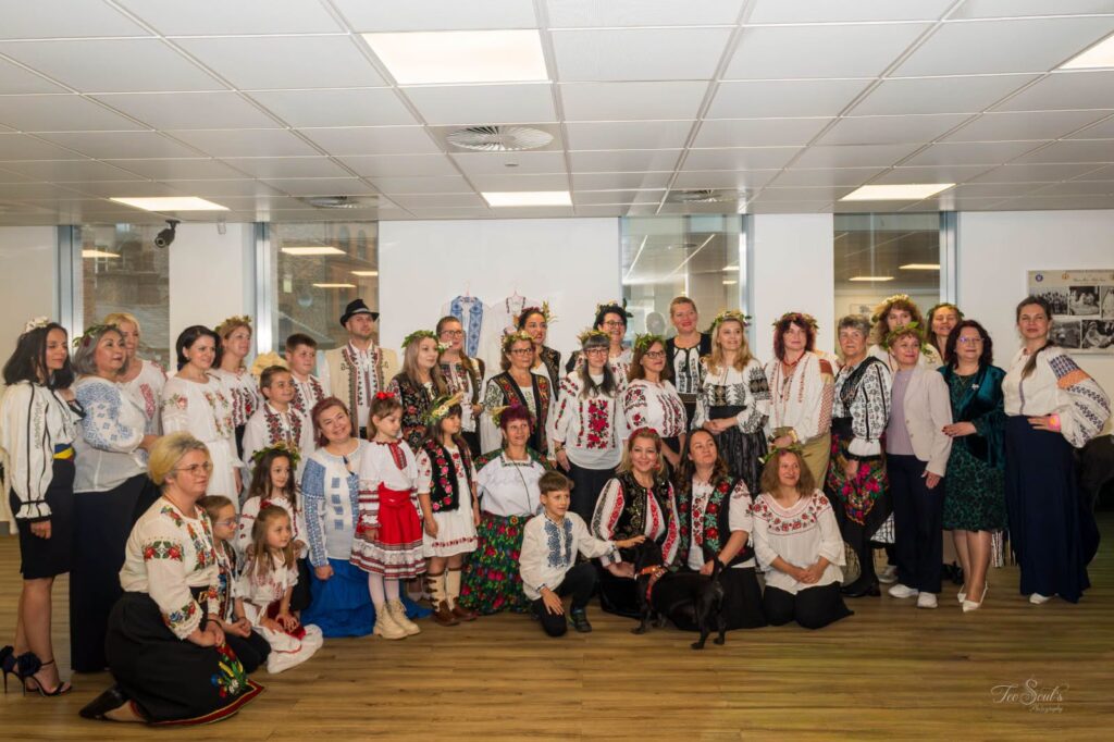 Foto - Ziua iei la Consulat - Alături de comunitate